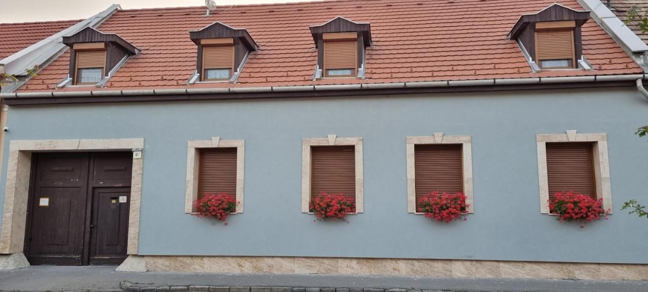 Szekely Vendeghaz Hotel Esztergom Exterior photo